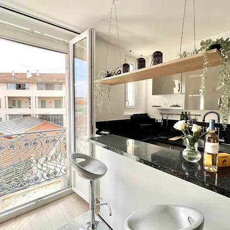Very Nice 55m In The Heart Of Saint-raphael Saint-Raphaël